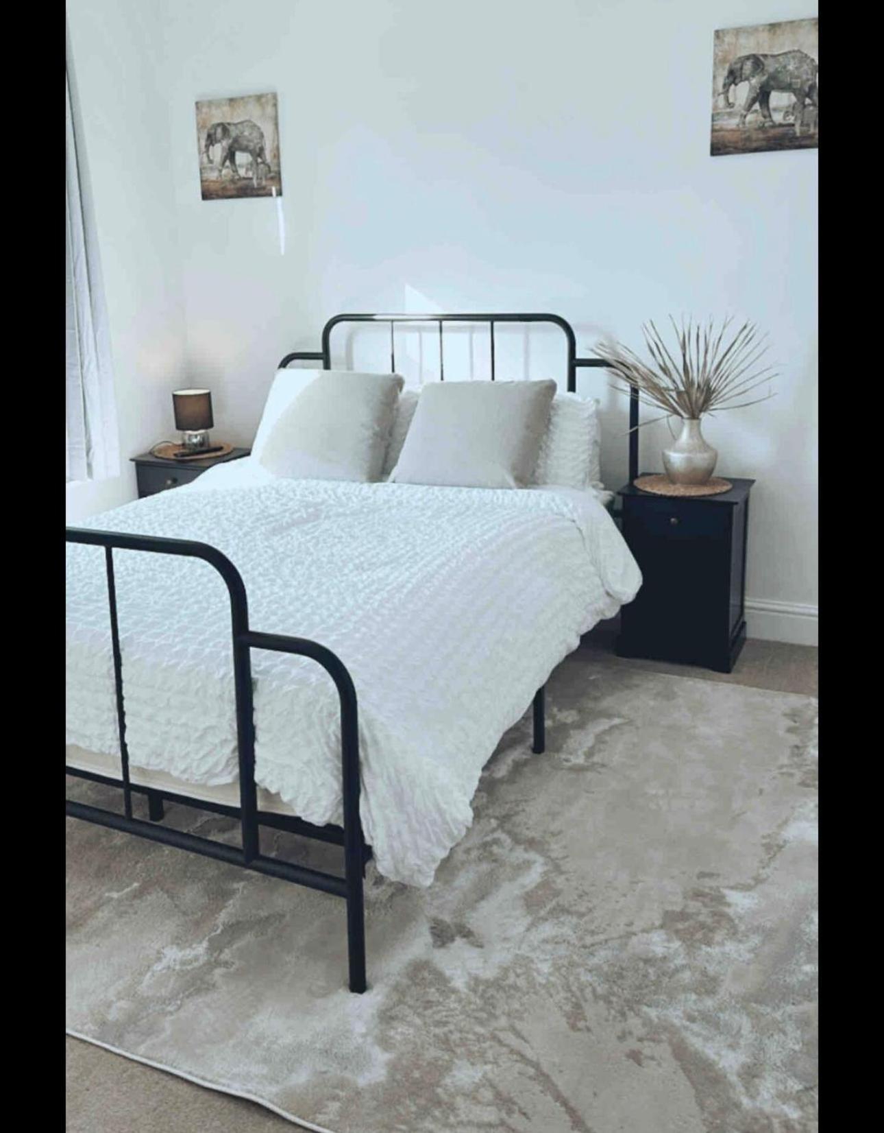Southsea Homestays - Three Bedroom Home, Sleeps 8 - With Garden & Hot Tub Portsmouth Exterior foto